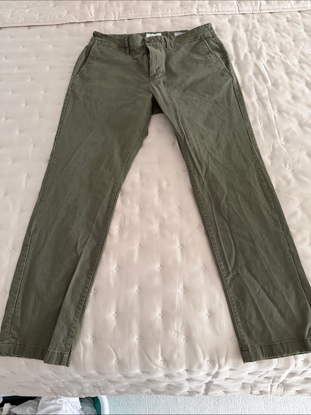Goodfellow & Co Olive Green Chinos - Straight Leg in green. 34W x 30L